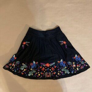 Cute H&M Skirt with colorful embroidery